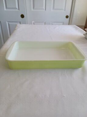 Vintage PYREX Lime Green #232, 2 Quart Baking Dish, Made in the USA, Ovenware